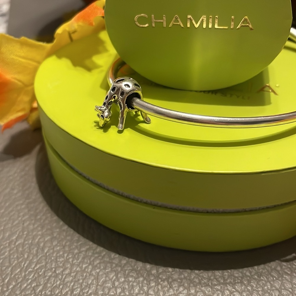 Chamilia Giraffe Charm